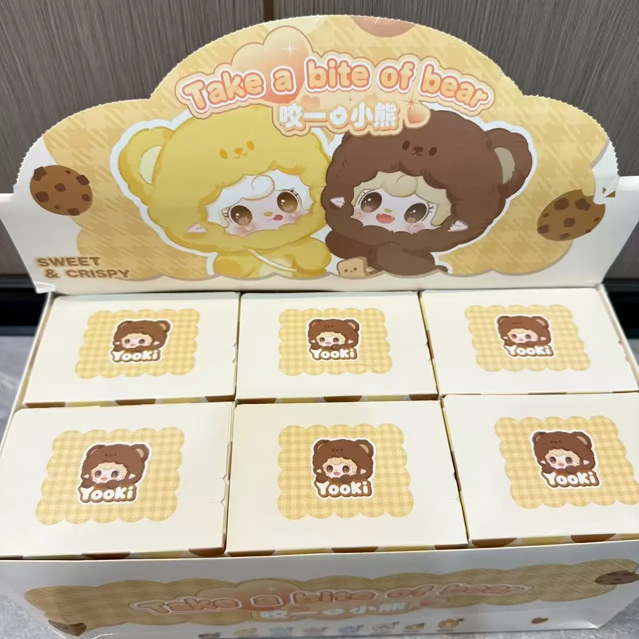 MINISO 2026 Yooki 4. Edition „Take a Bite of the Bear“ Blind Box Mini-Tier-Serie Plüschpuppe Blind Box Mm Milchbonbon Zufallsbox Geburtstagsgeschenk 4