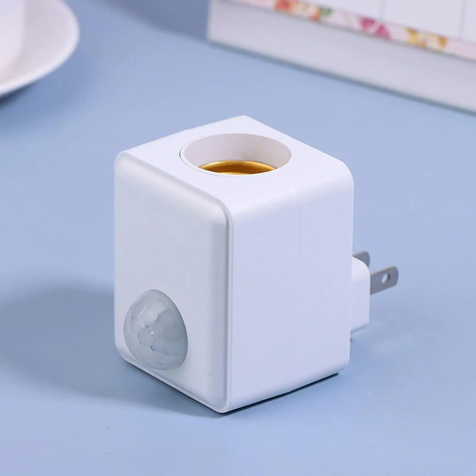 

Infrared Sensor Lamp Socket E27 Light Bulb Holder PIR Motion Sensor Light Socket for Pantry Indoor Garage Storage Room Nursery