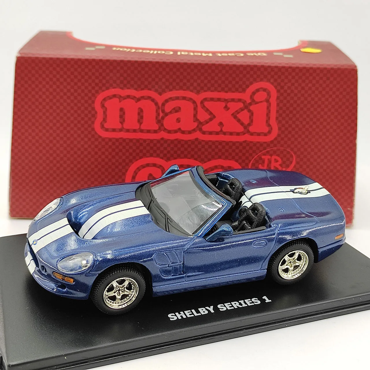 MAXI CAR Escala 1:43 SHELBY SERTES 1 Modelo de carro de liga conversível azul