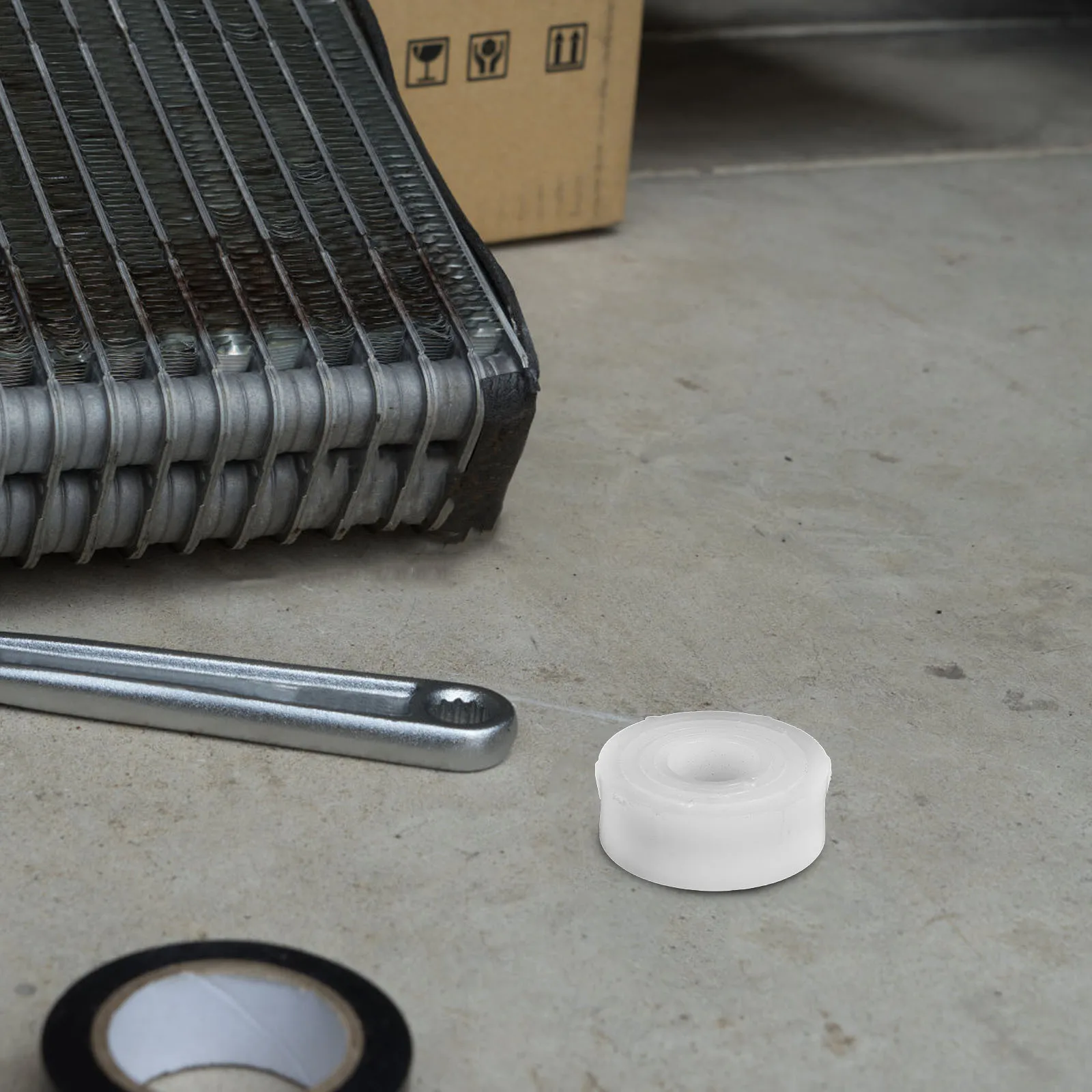 

Reducing Bushing Adapter for Bench Grinder Wheels Plastic Grinding Wheel Size Adjustment Small Grinding Tool Bench Grinder