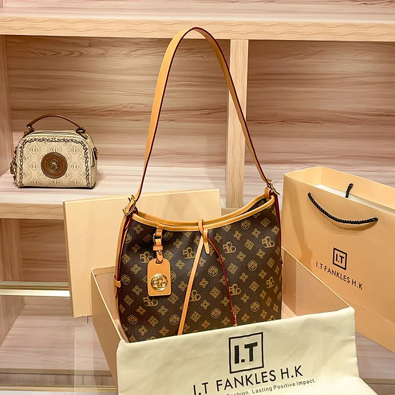 

Simple Elegant Leather Diaper Bag For Women Trendy Crossbody Bag Designer Letter Logo Vintage Style Messenger Purse And Tote