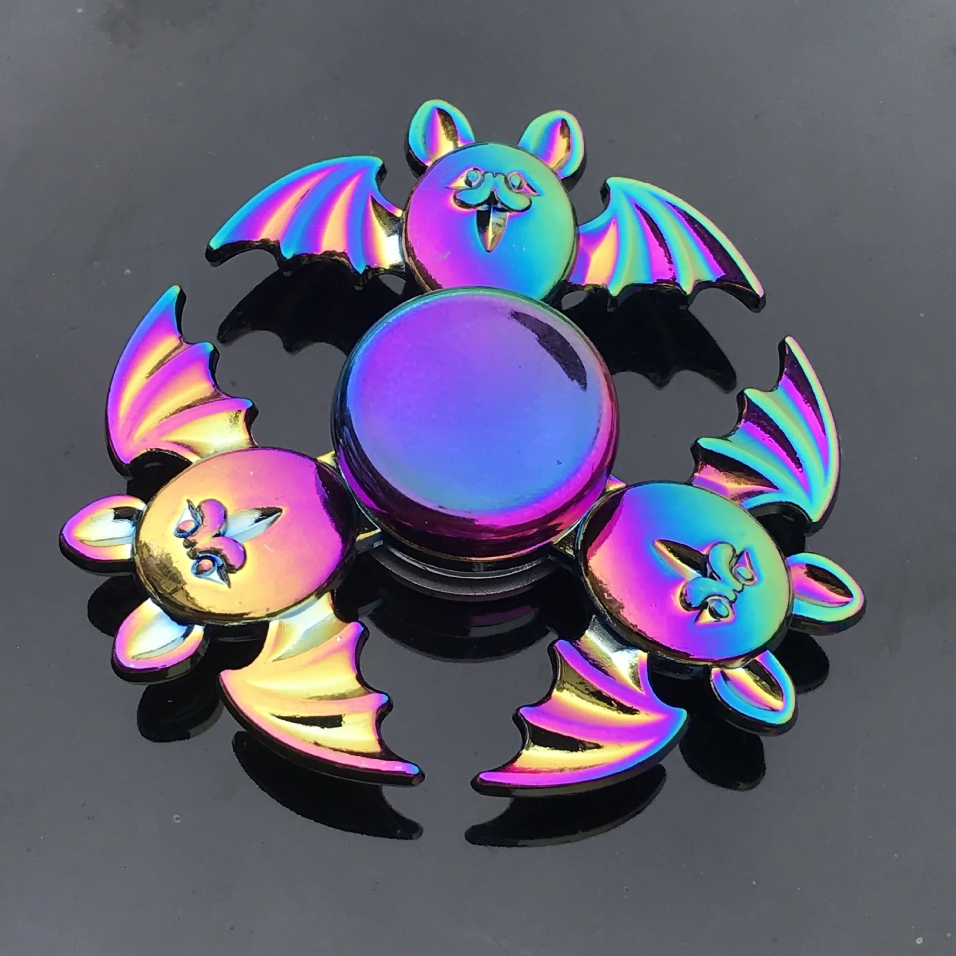 Farbverlauf Metall-Fidget-Spinner Regenbogen-Delfin-Spinnen-Blumen Spielkarten Handspinner Stressabbau-Fingerspielzeug – Detail 2