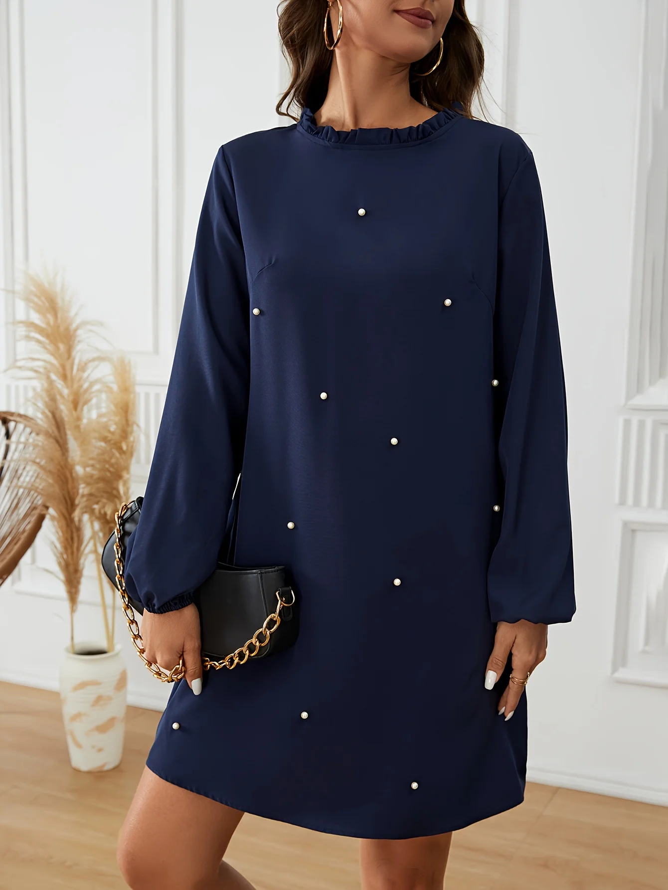 Cross border European and American women\'s autumn and winter fashion trend pearl embellishment collar lantern long sleeved dress