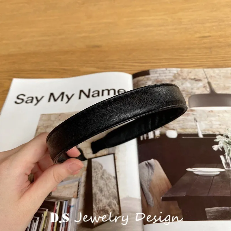 2022 New PU Leather Simple Narrow Hairbands Adjustable Strong Hedband for Women Bezel Hair Accessorie for Girls Gift 1PC