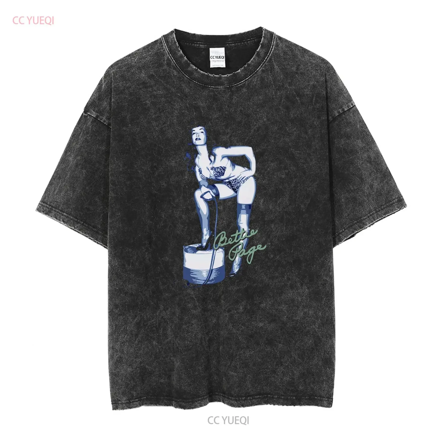 تي شيرت Bettie Page Mistress مرخص من عام 1950 نموذج فتاة Pin Up أسود عتيق جرافيك مغسول موضة متعددة الاستخدامات قليلاً للجنسين #2