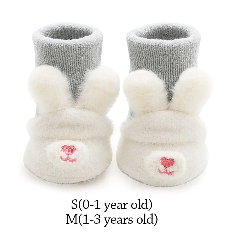Modne zimowe skarpetki dziecięce, ciepłe, grube skarpetki dla dzieci, urocze, miękkie skarpetki antypoślizgowe z kreskówkami do chodzenia po podłodze.