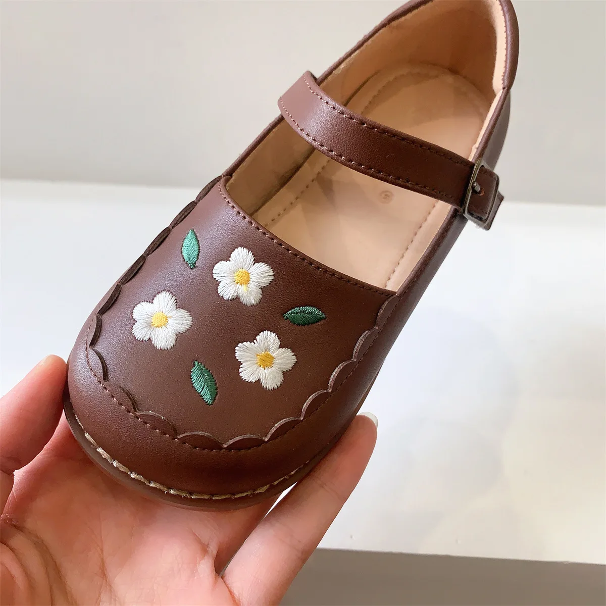 

Korean Leather Shoes First Walkers Embroidered Princess Shoes Children Casual Designer Shoes Baby Toddler Flats