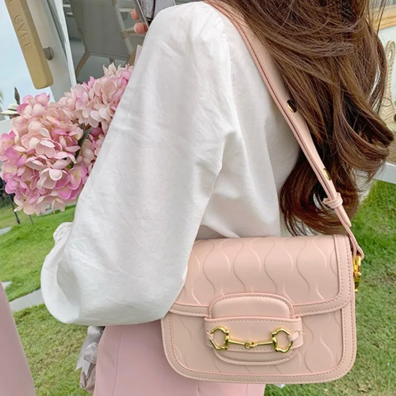 الحلو الوردي طباعة يده السرج حقيبة المرأة ريترو جلدية سعة كبيرة حقيبة تحت الإبط السيدات موضة فاخرة تصميم حقائب كروسبودي