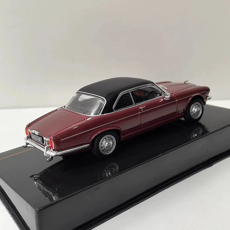 IXO 1/43 escala Jaguar XJ12C 1976 coche de simulación de aleación modelo colección estática decorado regalos de vacaciones juguetes regalo de recuerdo