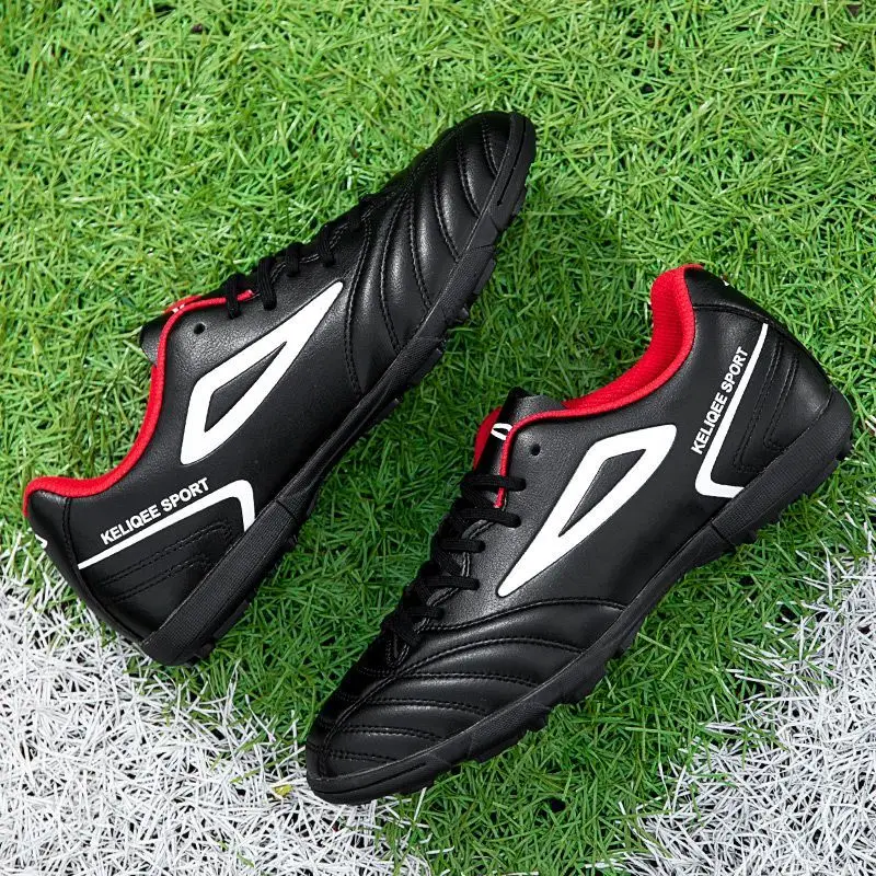 

Новые роскошные туфли для газона 2025 года подходят для футбольных игр в помещении и профессиональных футбольных тренировочных кроссовок.