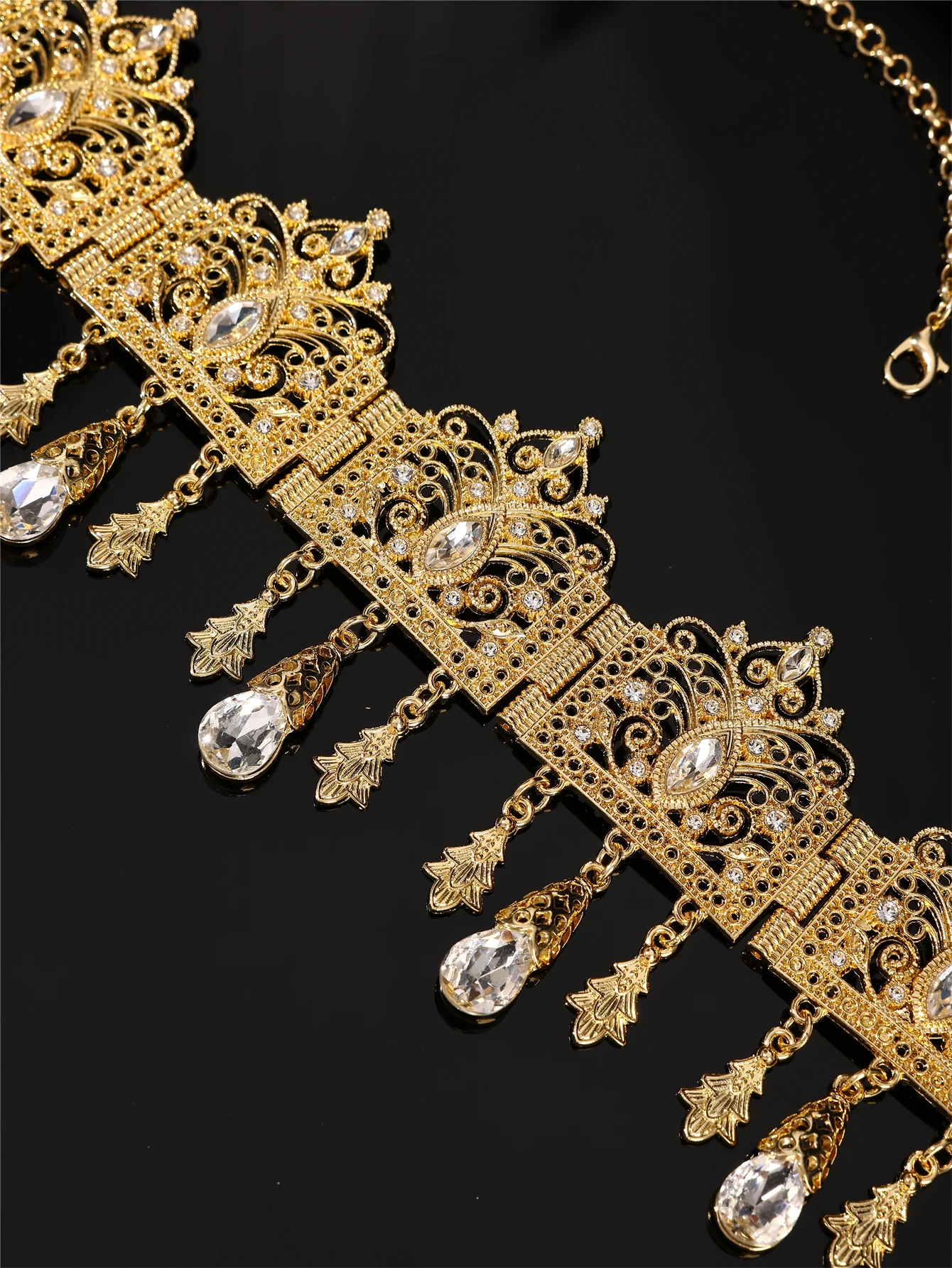 1 Stück Modische Damen-Kopfkette mit Ausgehöhlter Gravur & Kristallanhänger - Marokkanischer Damen-Hochzeits- & Festivalschmuck – Detail 4
