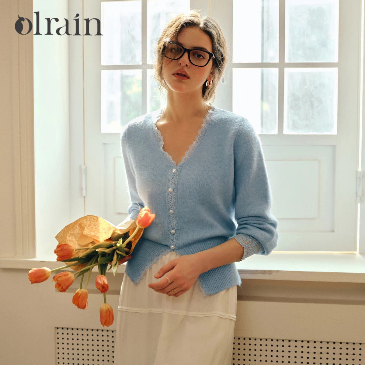 

OLrain Women's Delicate Lace Trim V-Neck Wool Blend Pullover Sweater Autumn 2025 French Style Elegant Versatile Top O57QM000888
