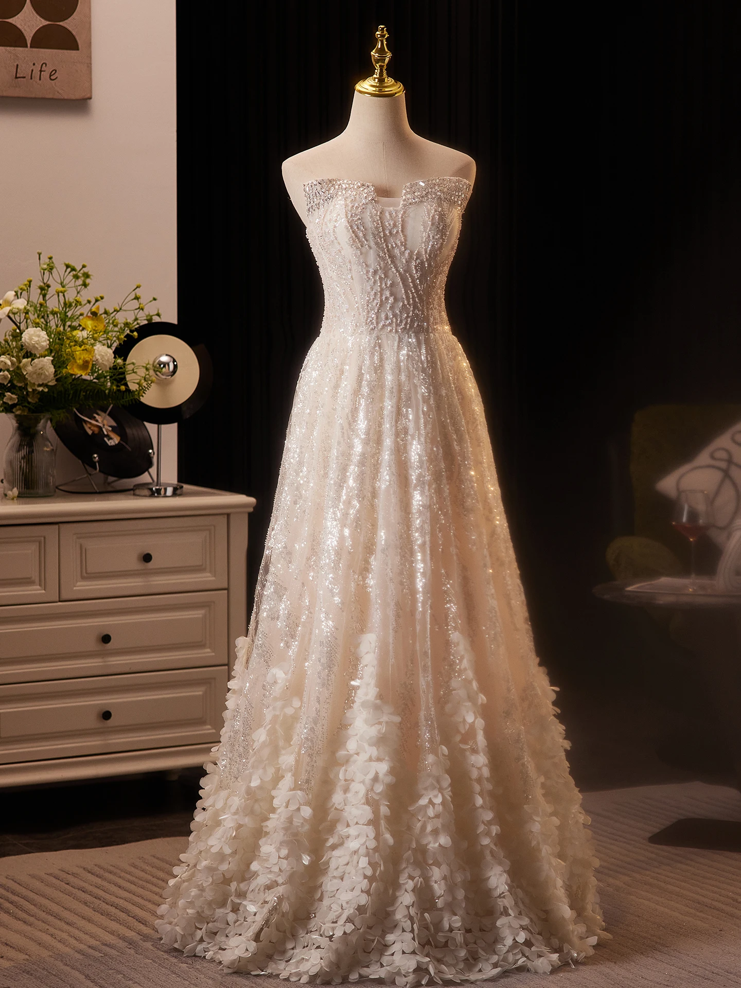 L & P DQL ستوديو فستان سهرة رائع الشمبانيا فساتين لحضور الحفلات الموسيقية بدون حمالات الزهور الصناعية الكبرى الديكور الساطع الترتر فستان الحفلات