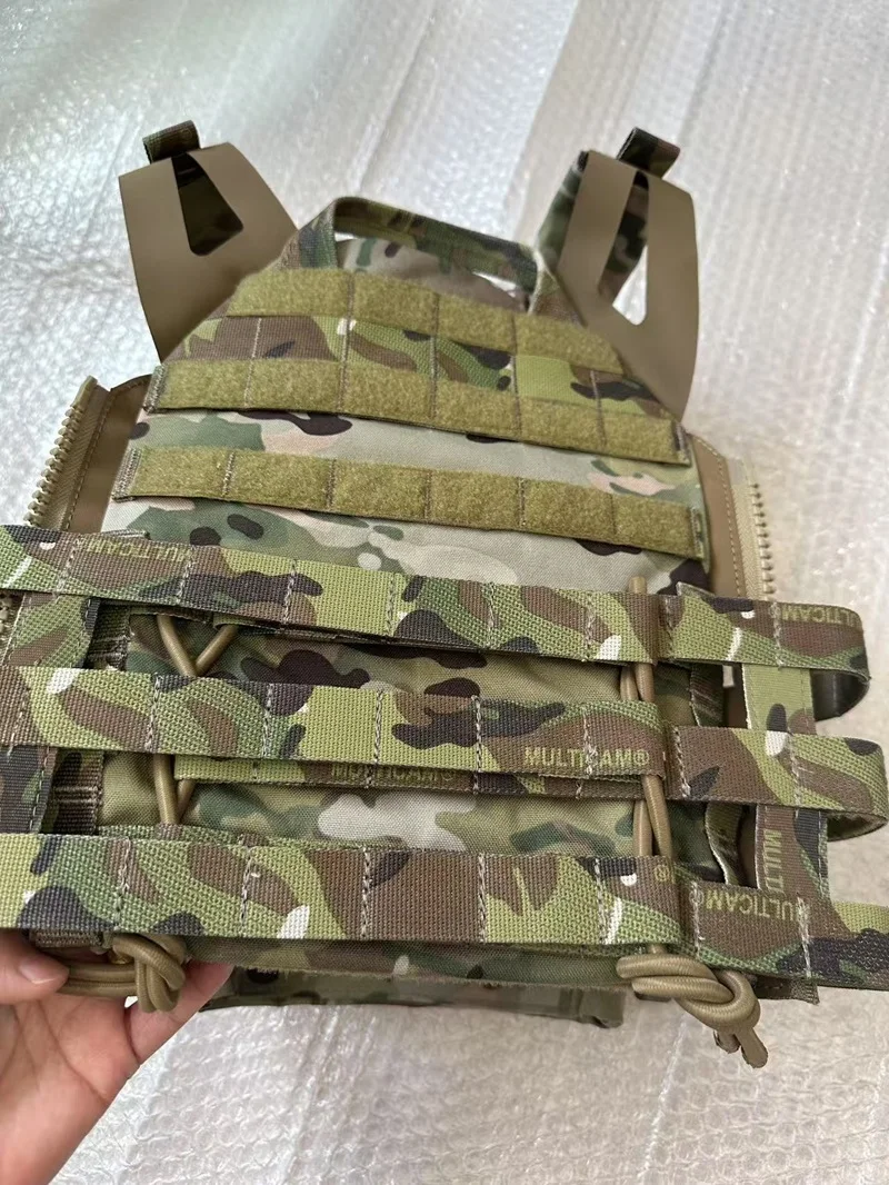 Bild 3: Outdoor Sports JPC2.0 Weste + MOLLE-Seitenteil