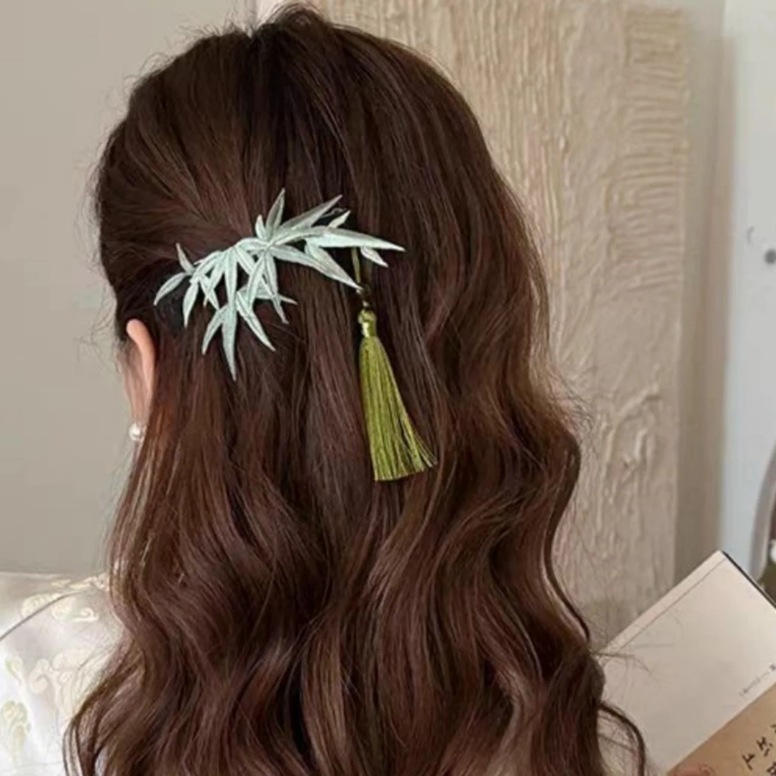 1pc New Chinese Style Retro Bamboo Leaf Tassel Hair Clip, Elegant Twist Clip for Women, Chinese Style Imitation Wrapped Flower H