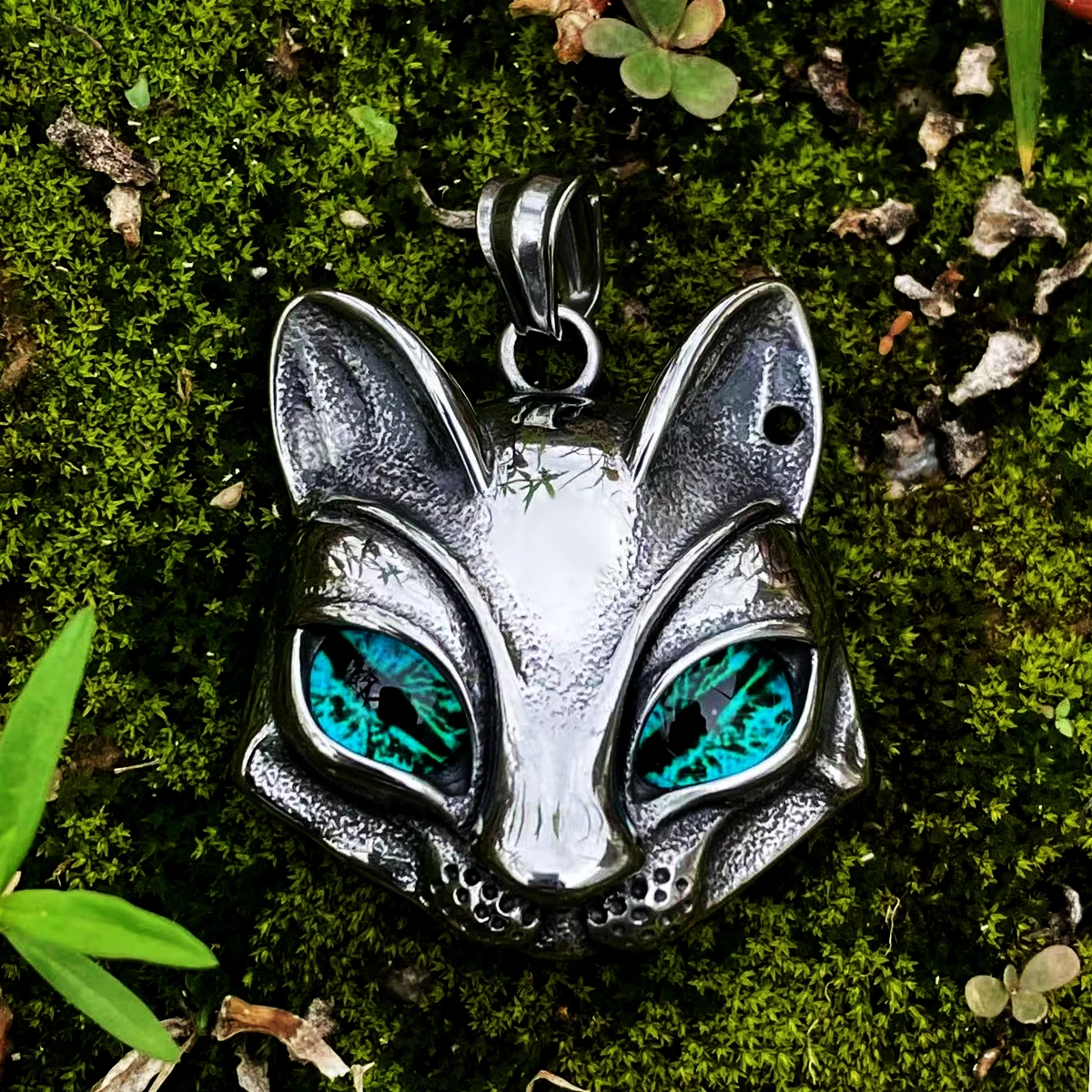 Stainless steel cat head pendant necklace trend men and women personality Cat eye stone titanium steel pendant chain BP8-553