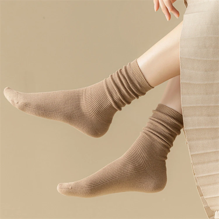Frauen Baumwolle Socken Neue Herbst Casual Einfache Feste Farbe Winter Warme Socken Für Frauen Koreanischen Stil Mittleren Rohr Mädchen Pile socken – Detail 6