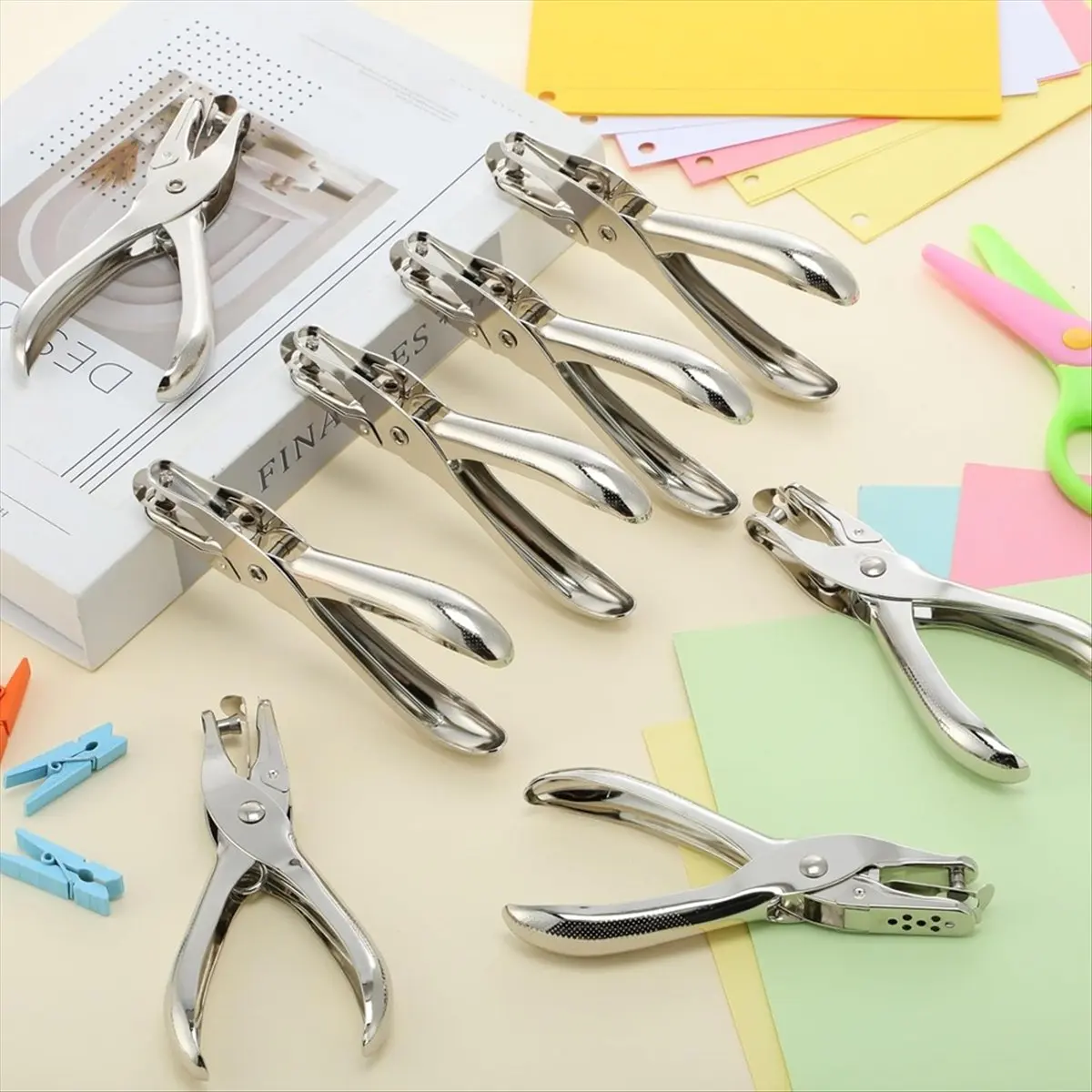 Single Hole Punch , 1/4 Inch One Hole Puncher with 100 Pack Binder Rings School Supplies Punches for Classroom, Crafts