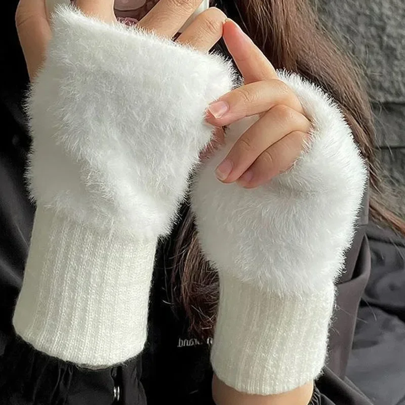 2024 neue Nerzvlies-Halb finger handschuhe für Damen weiche Winter wärme Luxus einfarbige Plüsch-Strick handschuhe ohne Finger