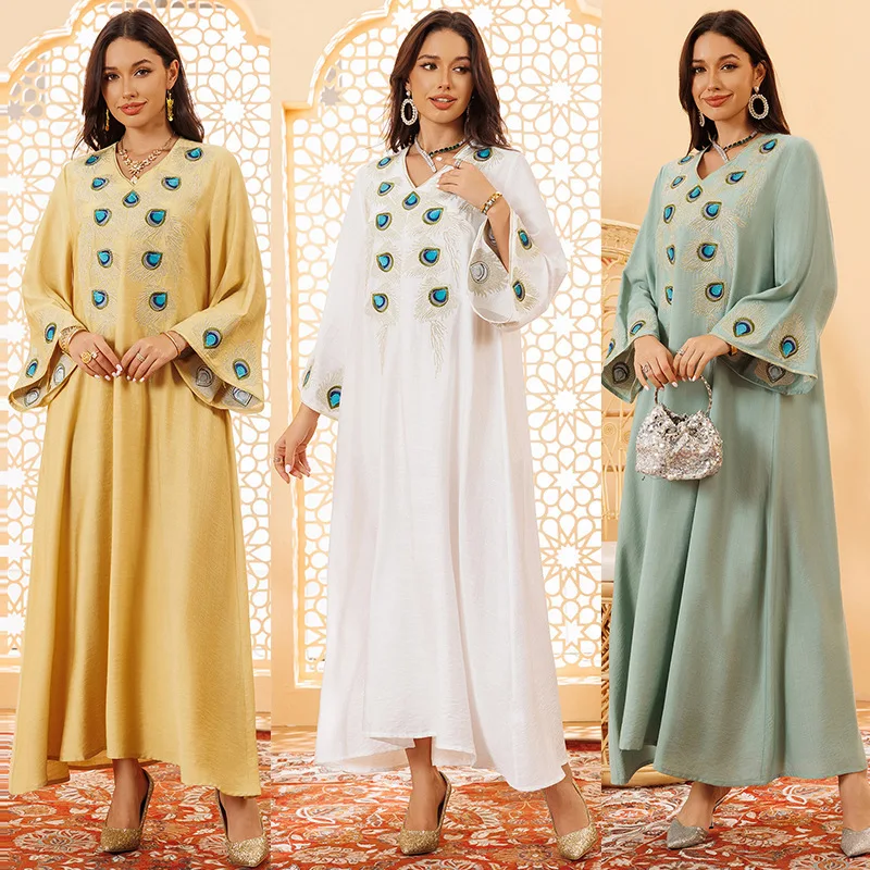 

Women's clothing Middle Eastern Muslim clothing Elegant pullover embroidered dress robe New fashion Simple temperament Holiday s