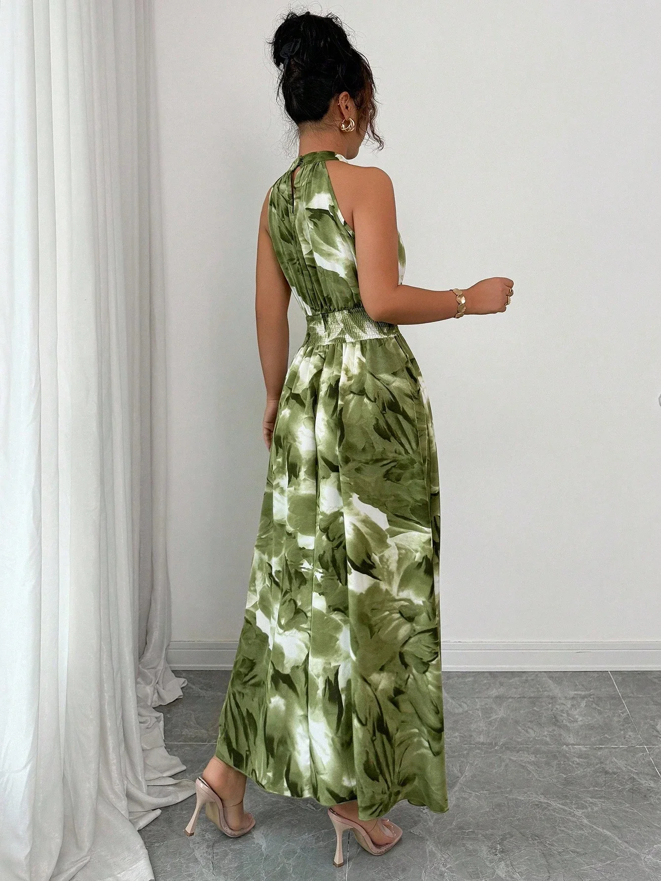 

Женское зеленое макси-платье А-силуэта без рукавов с принтом тай-дай, на бретелях, с присборенной талией