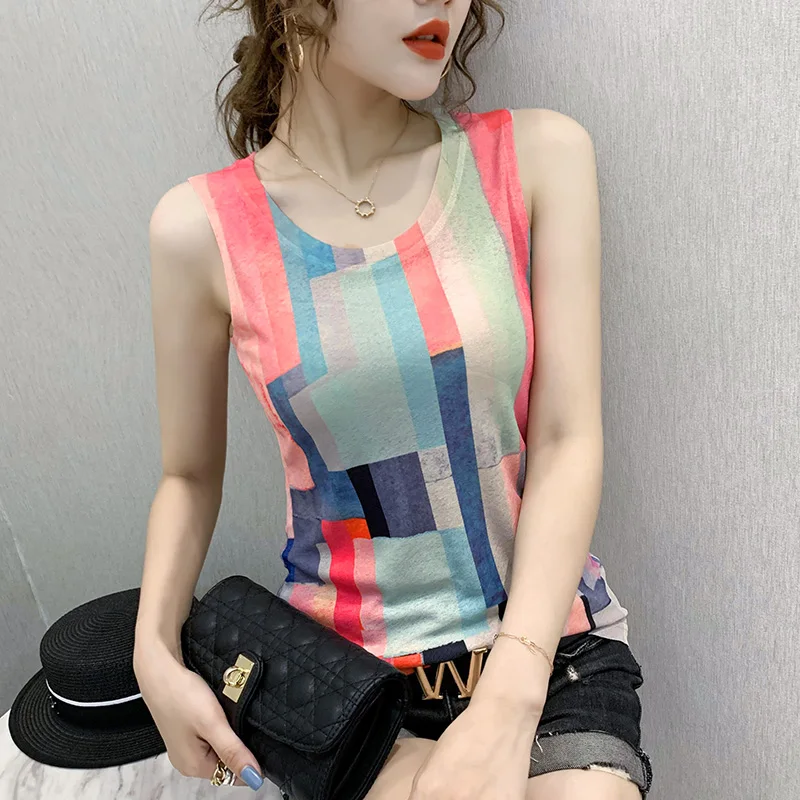 Modny, drukowany damski top na lato 2024, bazowa warstwa, odzież wewnętrzna, dopasowany T-shirt, elegancki styl do pracy.