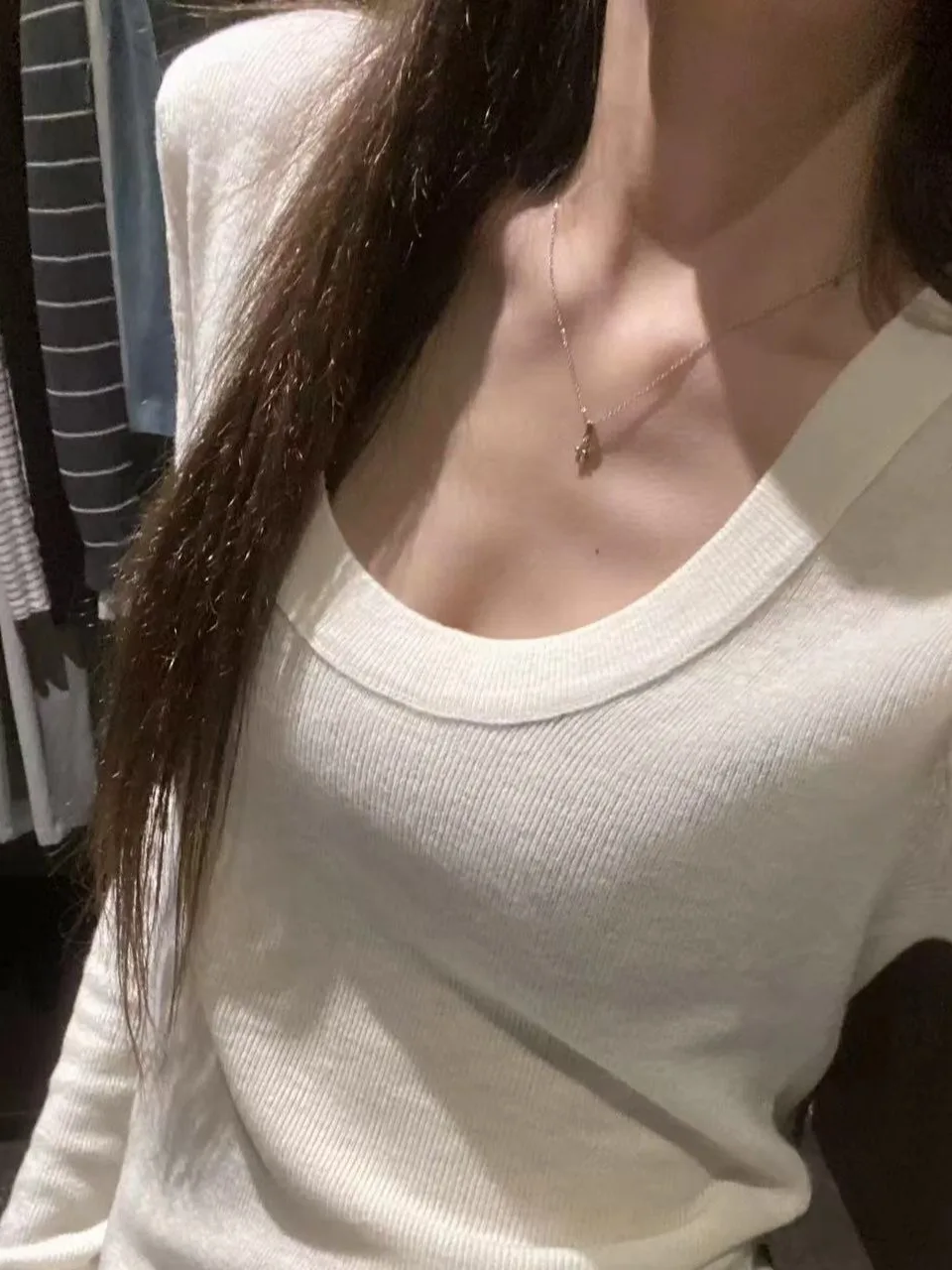 

Korean Sle Women's Knitted Thiened Base irt Large U-Ne Inner Wear Autumn Winter Faion Top Quali ential Layerin...