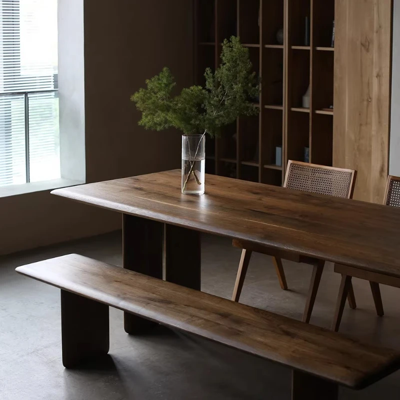 

Обеденный стол из массива дуба в скандинавском, итальянском, средневековом, ретро и французском стиле, с эффектом обжига, из цельного бревна.