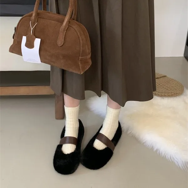 Sepatu wanita nyaman dan elegan, sepatu loafer wanita, sepatu bulu jari bulat, Sneaker kasual musim dingin baru Moccasin Dr