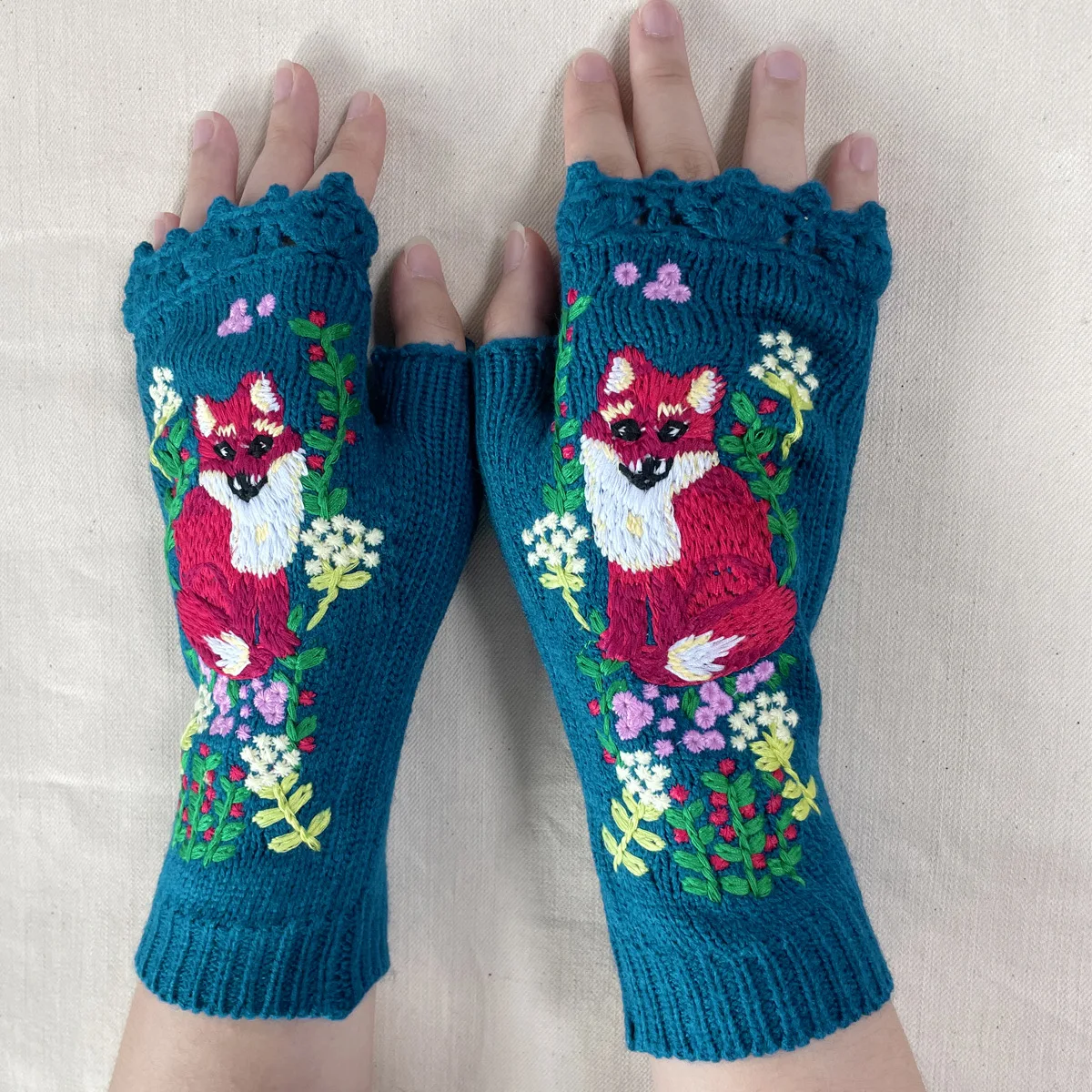 Autumn and winter  fox warm embroidery knitted  wool gloves for women