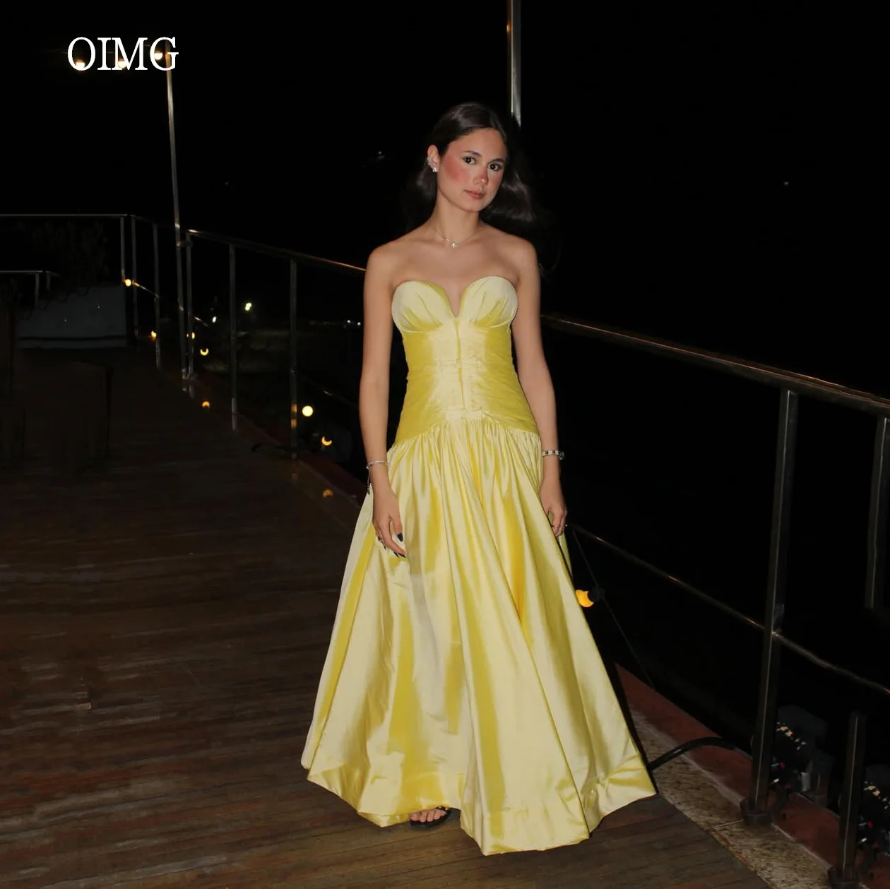 

OIMG милое желтое платье с вырезом в форме сердца, трапециевидное платье для выпускного вечера с открытой спиной, вечернее платье длиной до пола, вечернее платье 2025 по индивидуальному заказу