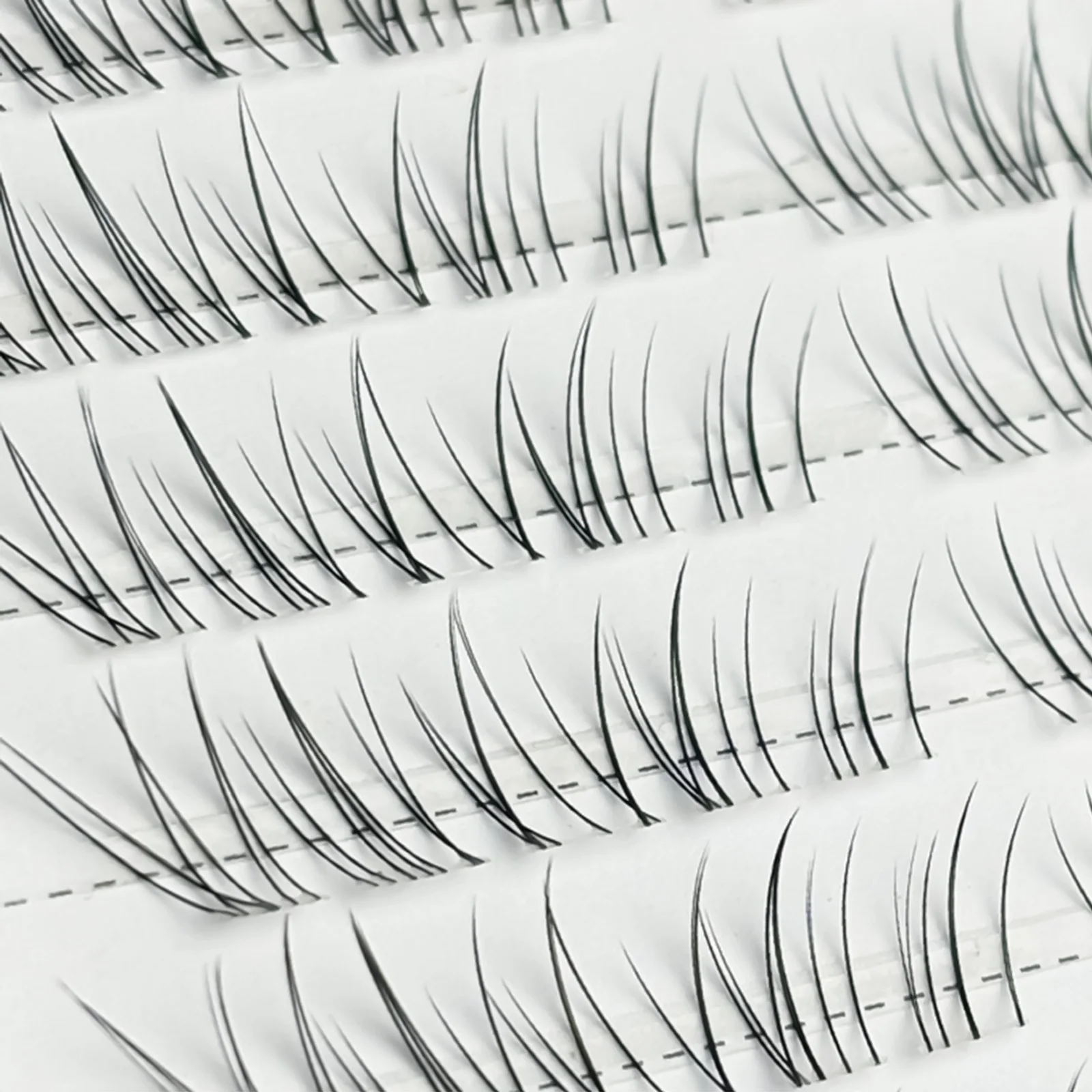 

Natural False Eyelashes No Glue 9-11mm Wispy Lashes clusters winged C Curl Lightweight Reusable Fake Eyelashes