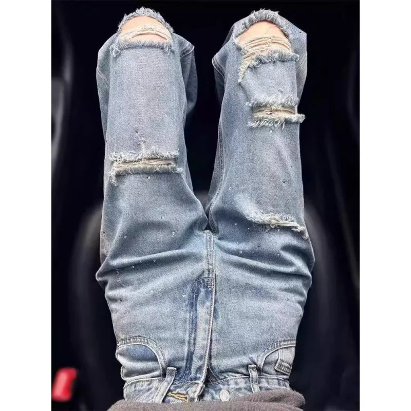 جينز نسائي بتصميم أمريكي مزين بأحجار الراين الثقيلة ومظهر ممزق لخريف وشتاء 2025، فريد بقصة واسعة وساقين طويلة، وصول جديد