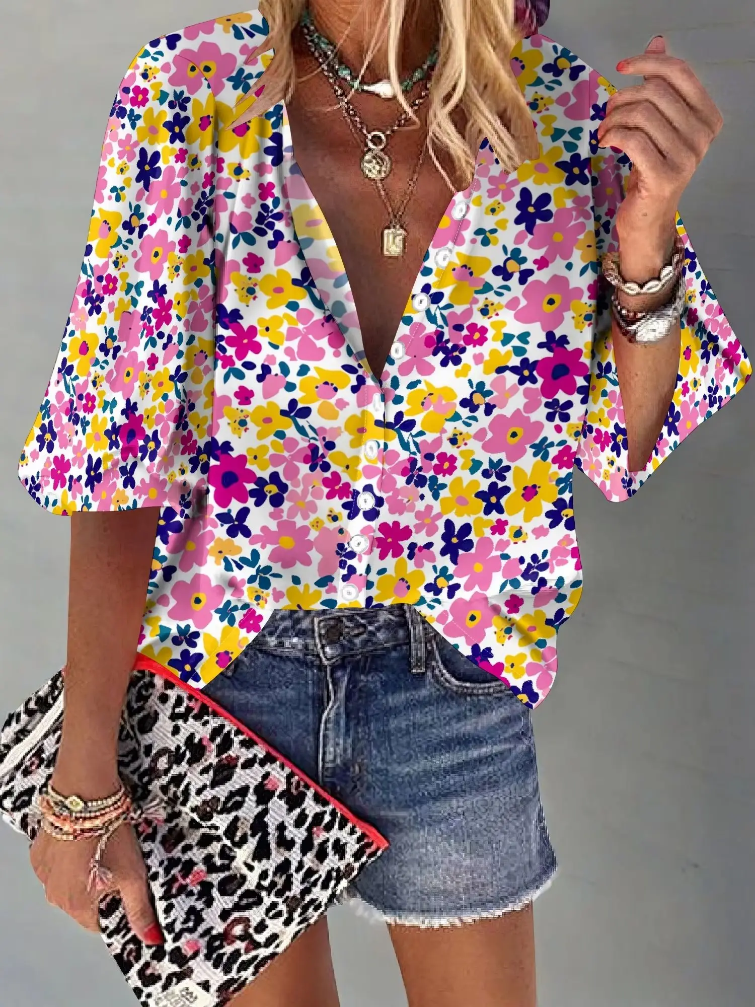 Рисунок 3 - Женские деловые повседневные топы с цветочным принтом