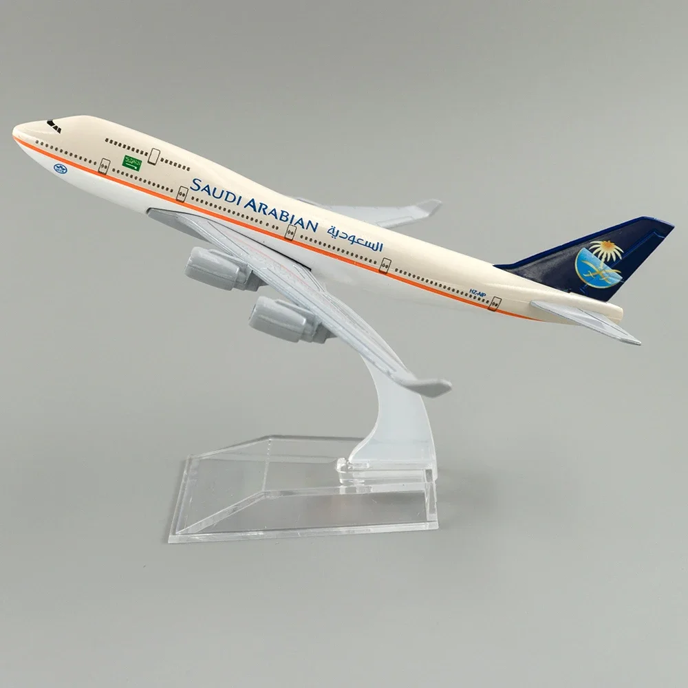 Avião de liga em escala 1/400, boeing 747, arábia saudita, 16cm, modelo b747, brinquedos, decoração, coleção de presentes para crianças