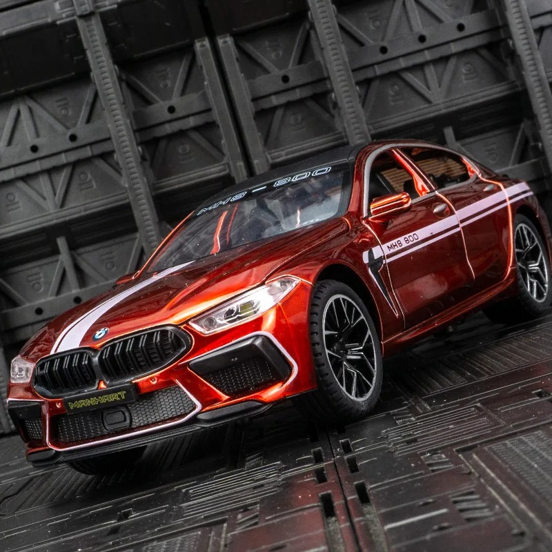 Simulação 1:24 modelo de carro em liga BMW M8, portas e capô do motor, porta-malas pode ser aberto detalhes ricos, acabamento fino