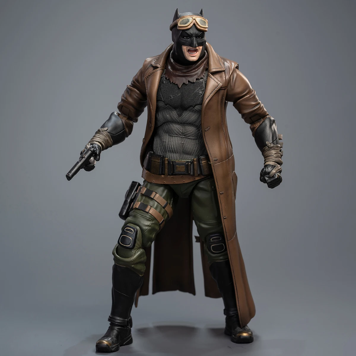 HiPlay Fondjoy 1/9 Batman vs. Superman Knightmare Desert Batman Action Figures