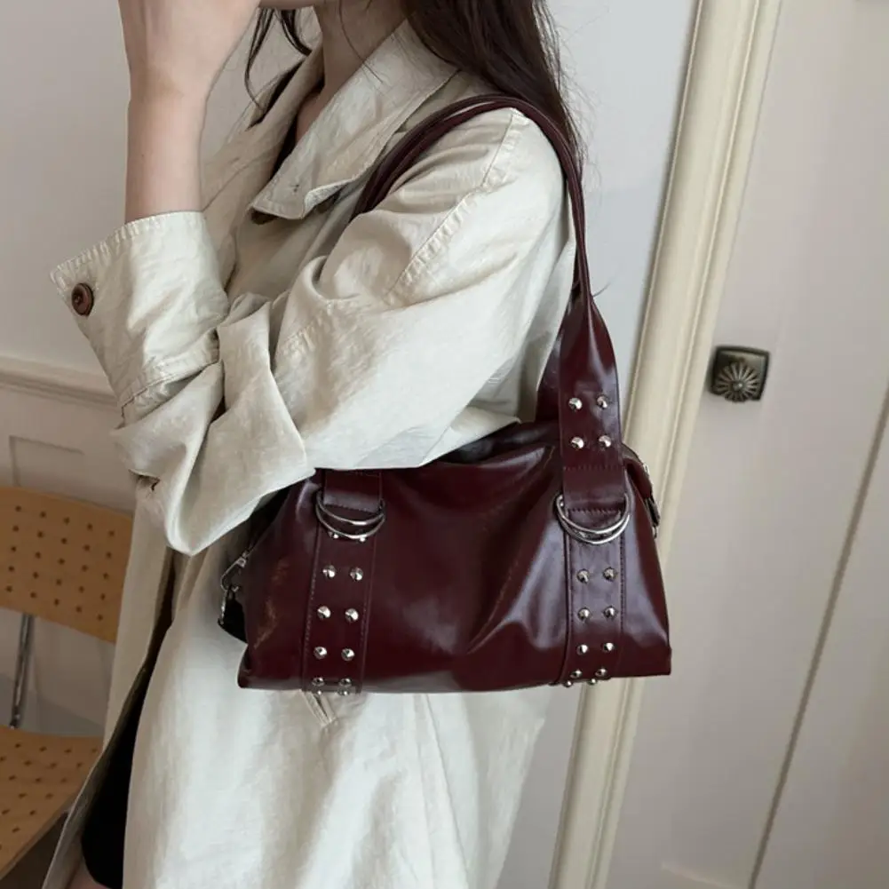 Y2K Punk Handtasche mit Nieten für Damen, aus Kunstleder, große Kapazität, Schultertasche, Vintage-Mode, Boston-Tasche, Umhängetasche für den täglichen Gebrauch. – Detail 11