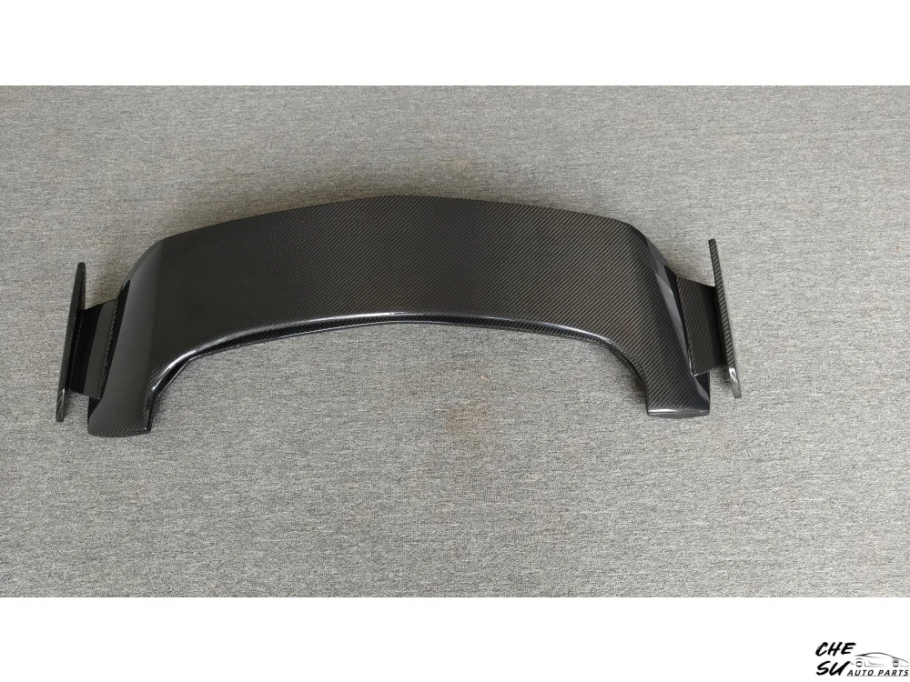 High Quality Carbon Fiber Rear Spoiler Body Kit for Lamborghini URUS S Upgrade 1016 Style, Customized Rear Top Spoiler Car Kit