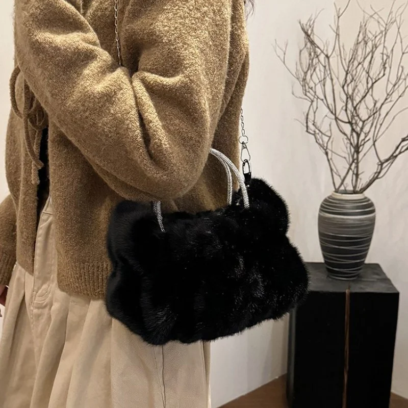 

Unique Paris Fashion Designer Clutch Bag - Trendy Vintage Letter Logo, Elegant And Minimalist For Women