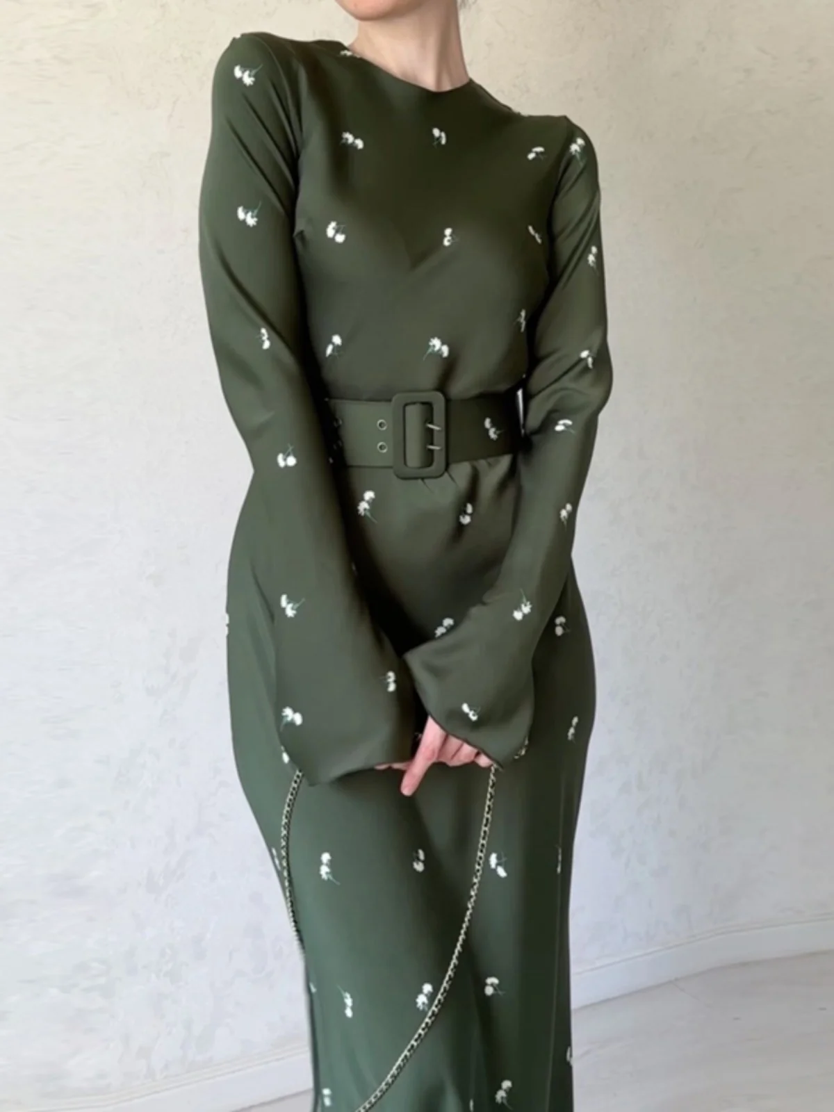 เสื้อผ้าผู้หญิง แบรนด์ Ele Autumn ลายพิมพ์แฟชั่น แขนยาว ทรงเข้ารูป ดีไซน์เรียบหรู คุณภาพพรีเมียม