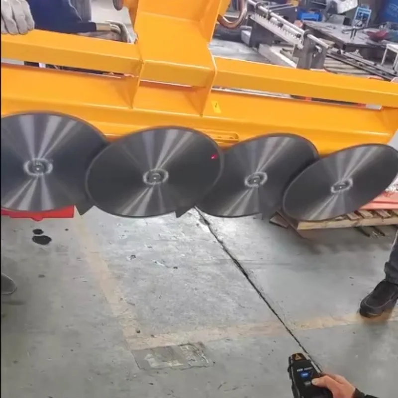 

Custom 4 Blade Saw Head Hydraulic Excavator Saw Attachment