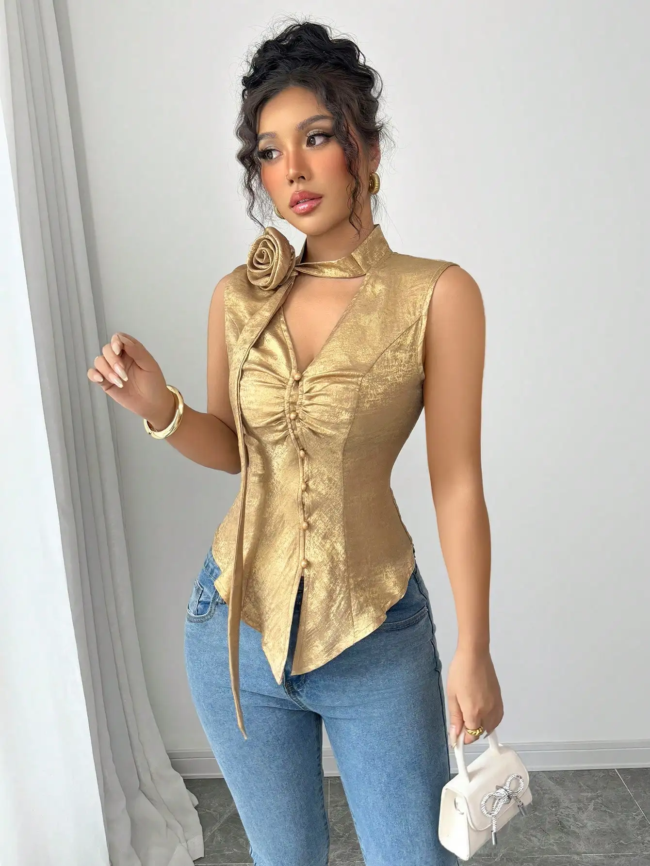 

Pop Fashionable French Deep V-neck Solid Color Sleeveless Shirt, Personalized Flower Scarf, Slim Fit And Sexy New Women's Top