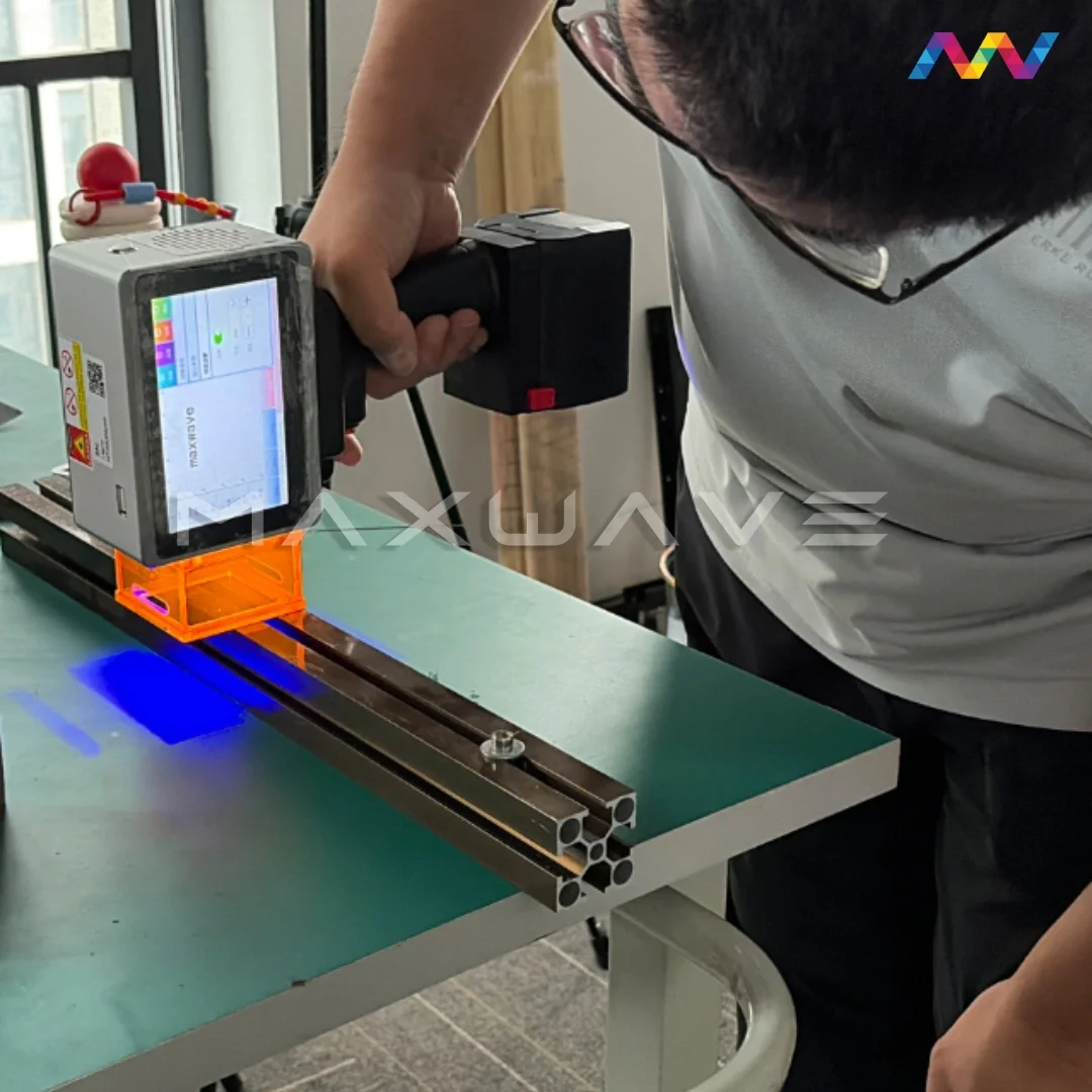 Portable handheld Marking Etching Carving Engraving Machine Handheld Mini Engraver for Wood/Acrylic/Leather/Metal/ PVC