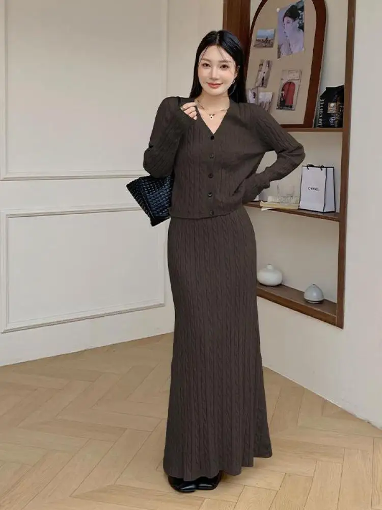 

Autumn Winter Women Solid Elegant Long Sleeve Single Breasted V-neck Knit Tops And High Waist Pleated Skirt Trendy Two Piece Set