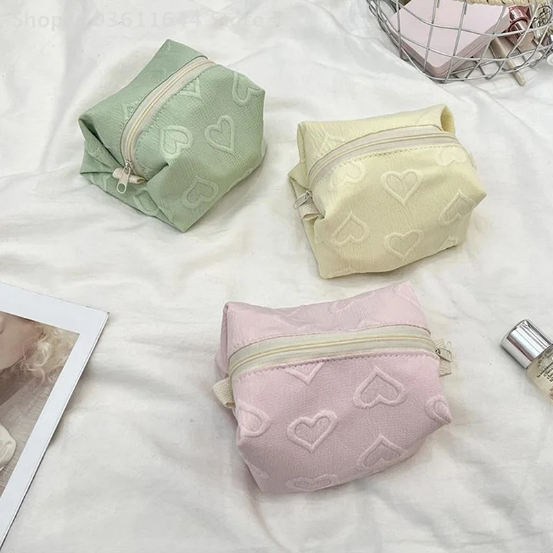 

Love Small Square Bag Cosmetic Bag Sanitary Napkin Bag Makeup Storage Bags Girl Large Capacity Portable Sundries Organizer Pouch
