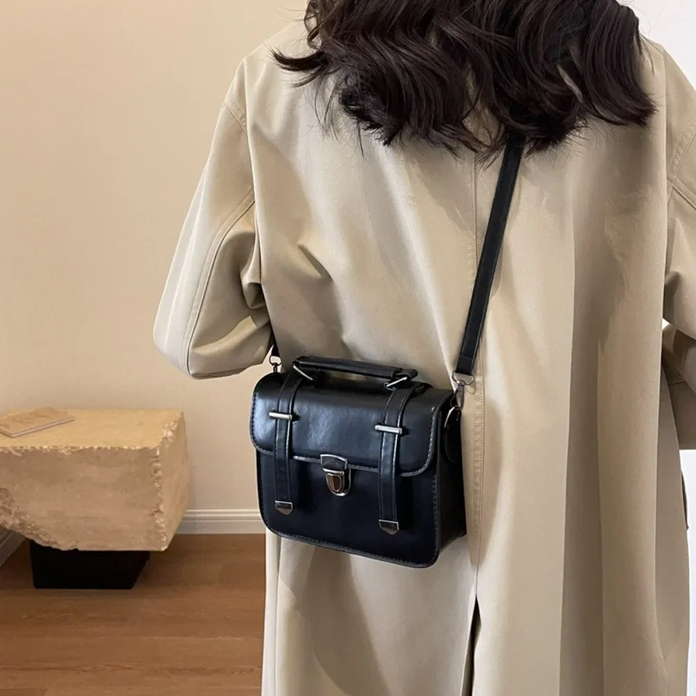 الفتيات مائة الرجعية حقيبة مربعة صغيرة الطالبات بسيطة Crossbody كلية نمط حقيبة يد قفل معدني مشبك الديكور