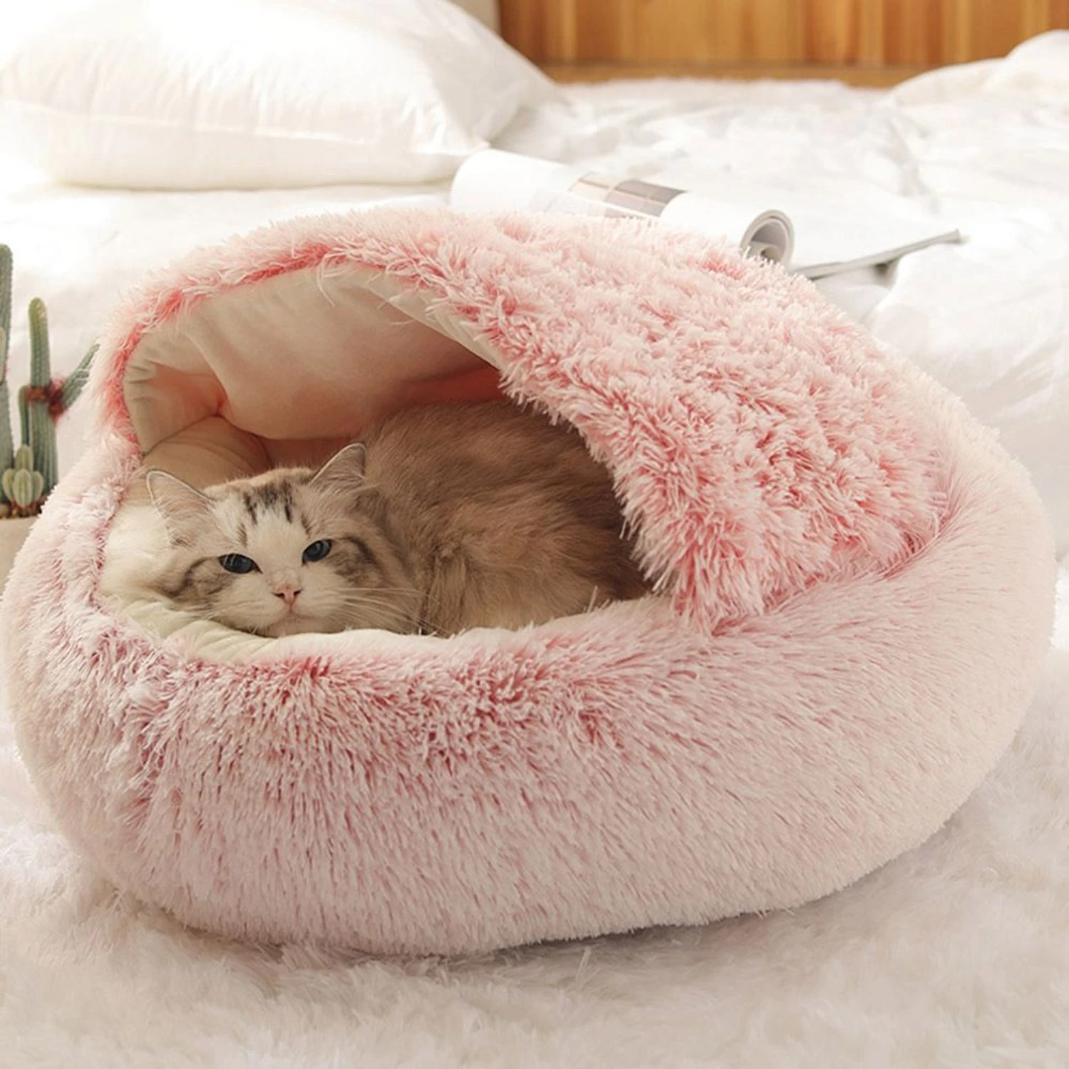 Upgrade your pet's lounging experience with this plush and deluxe cat cushion, providing a soft and stylish spot to relax in. Pe