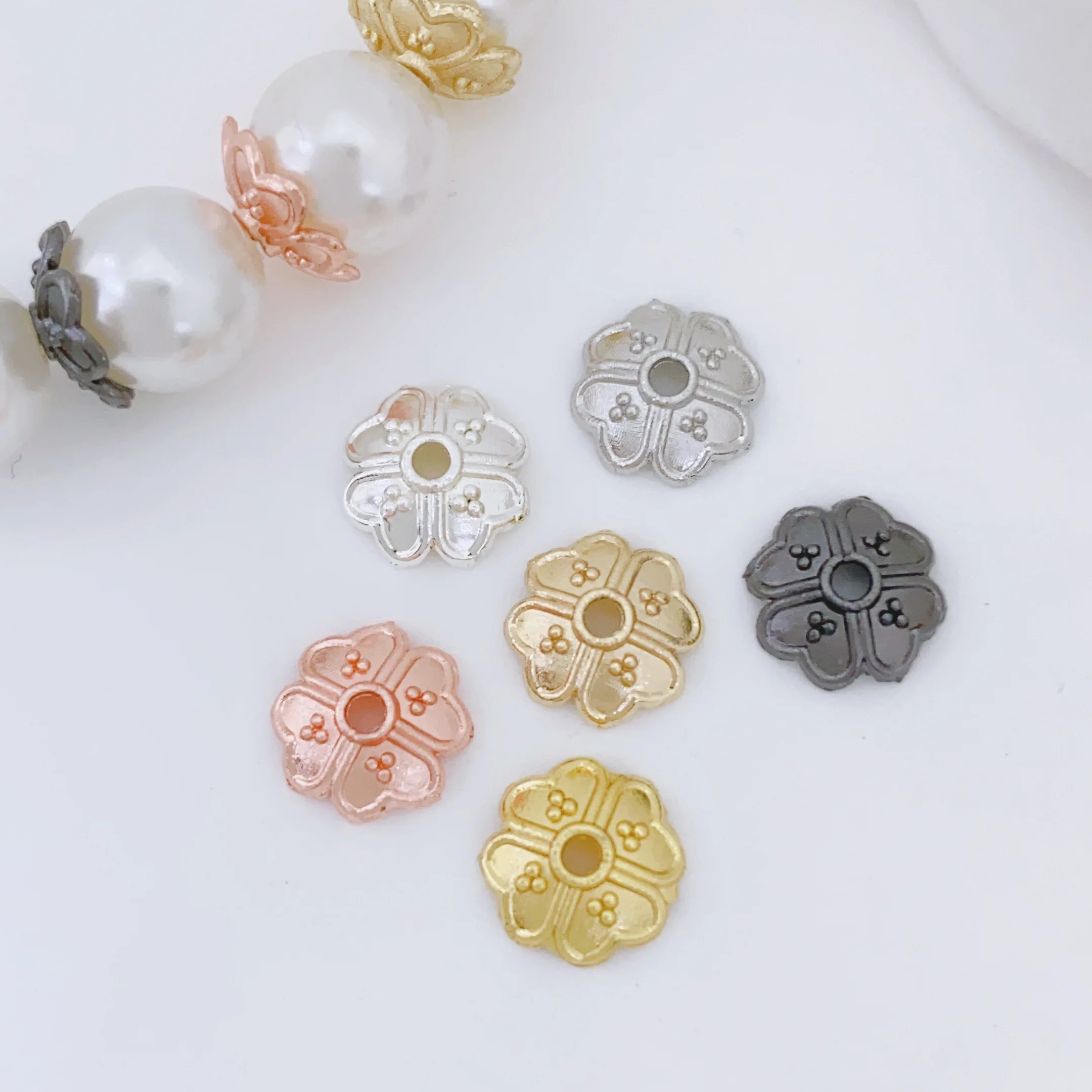 50 sztuk DIY Perłowa Bransoletka Naszyjnik Przekładki Akcesoria Czterolistna Koniczyna Nakładka Uchwyt na Koraliki Materiały do Wyrobu Biżuterii Hurt