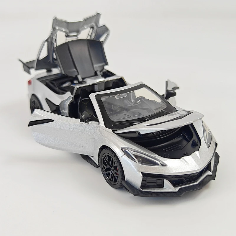 1: 32 simulation Chevrolet Corvette C8 ZR1X alloy car model, doors and engine hood, trunk can be opened suitable for collection